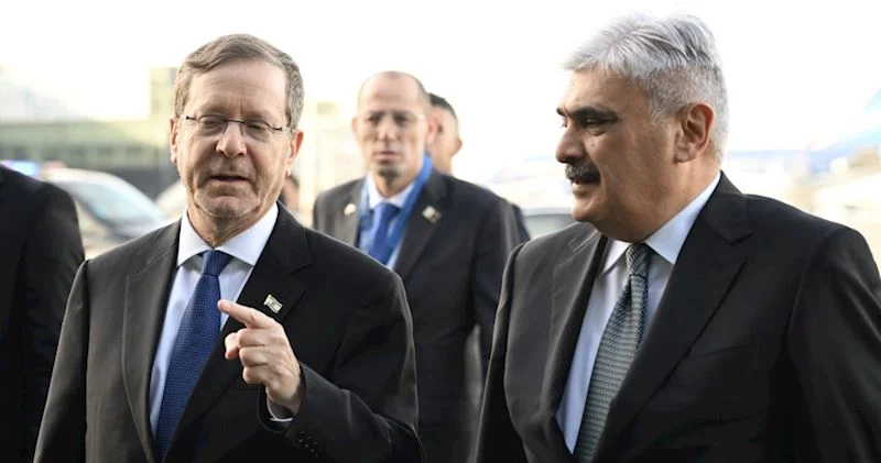 İsrail Prezidenti Türkiyənin hava məkanından keçərək Bakıya gəlib? Video