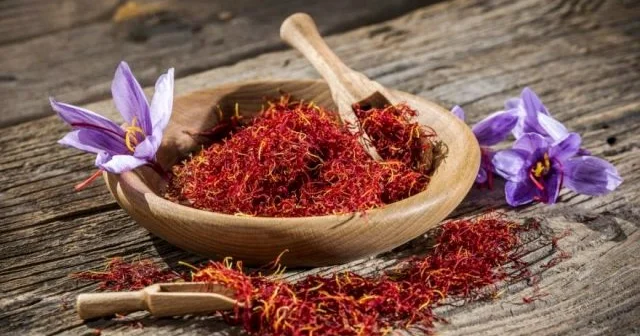 Hisslərə toxunur, görməni yaxşılaşdırır Zəfəranın ən unikal faydaları