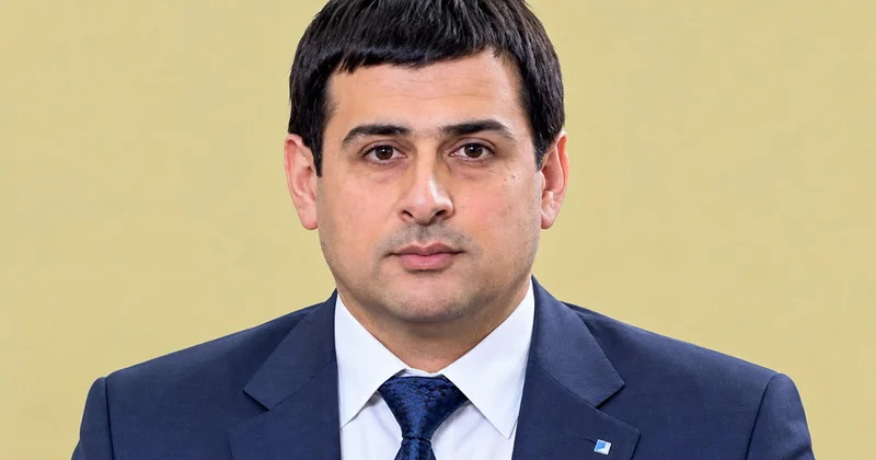 “Emin Axundov iş adamıdır, gəlməyə bilər” dedi Hakim etiraz etdi