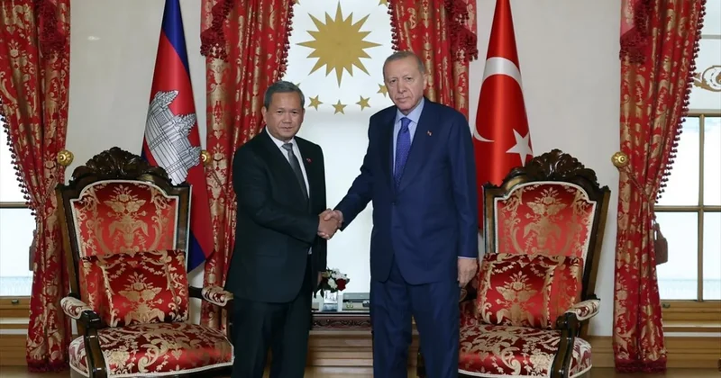 Ərdoğan Kambocanın Baş naziri ilə müzakirə aparıb
