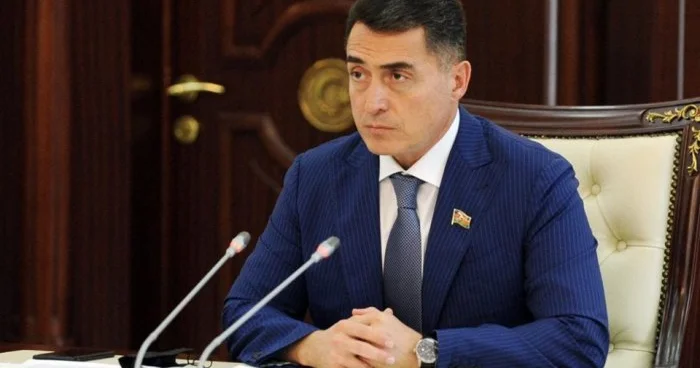 Dövlət qulluqçuları üçün təkrar sertifikat tələbi ləğv edilir