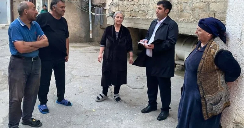 Məcburi köçkünlərlə maarifləndirmə görüşləri