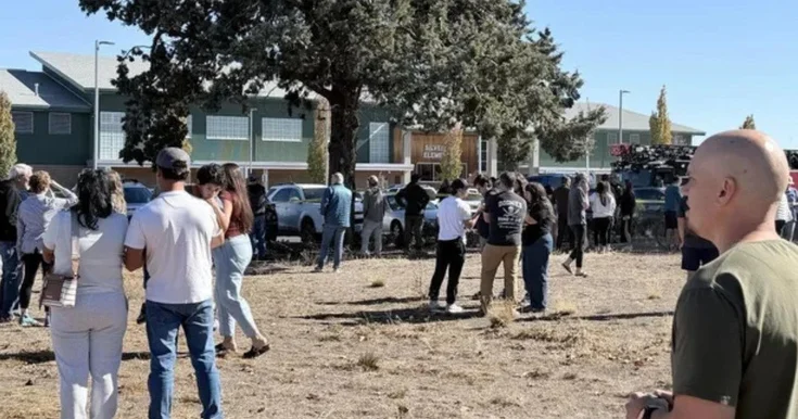 ABŞ də məktəbə silahlı hücum: 3 ü uşaq olmaqla 4 nəfər öldü