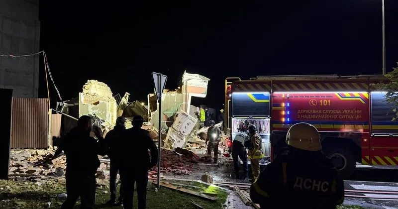 Rovno, İvano Frankivsk və Lutskda partlayış səsləri eşidilib; Umanda dron vurulub, xəsarət alanlar var