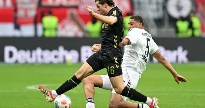 Bundesliqa: “Ayntraxt” evdə sevindi