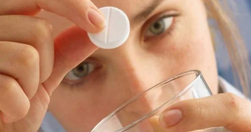 Aspirinin sağlam insana faydasından çox ziyanı var. Mütləq oxuyun!