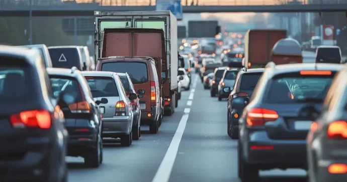 Elektromobillər tıxacların artmasına səbəb olur?
