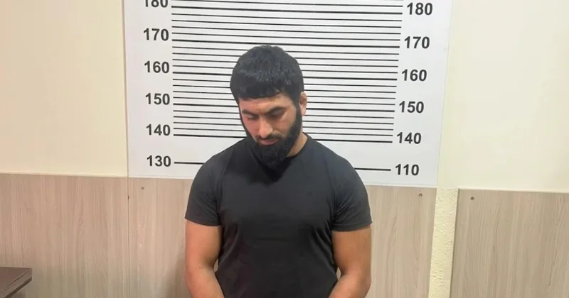 Разбившего окна школы Мурадова арестовали