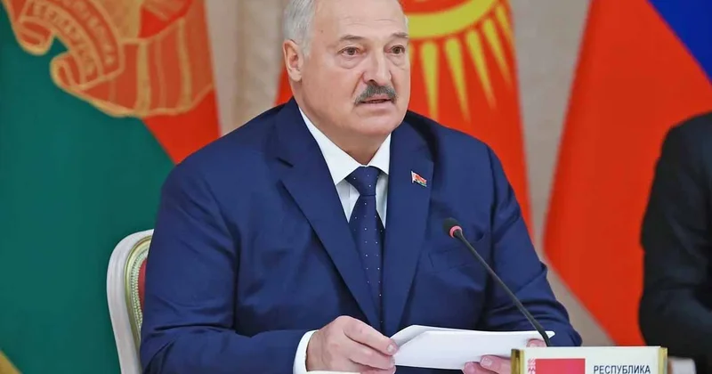 Лукашенко напомнил об обещании Зеленского пробыть на посту президента один срок