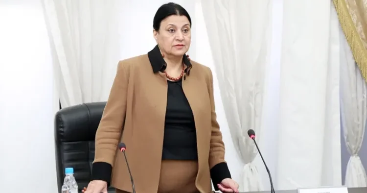 Akademik məktəblərdə baş örtüyü ilə bağlı danışdı: “Geri çəkilmək olmaz”