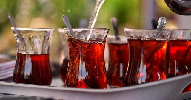 İsti çay içmək xərçəng yaradır? Həkim izah edir