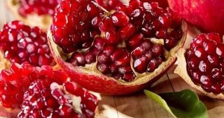 Narı dənələri ilə yemək olar? Qastroenteroloqdan CAVAB