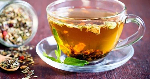 Gəyirməni aradan götürən, mədə ağrısını azaldan çiçək Gülxətmi