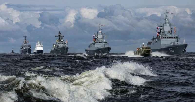 Япония усилит наблюдение за военными кораблями и авиацией Китая