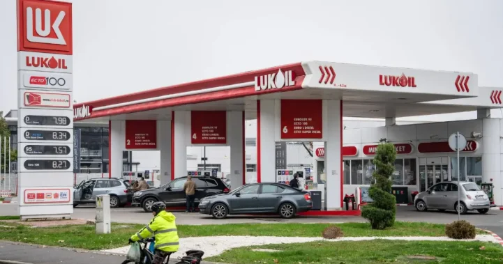 ABŞ Lukoil şirkətinə qarşı sanksiya güzəştinin müddətini uzadıb