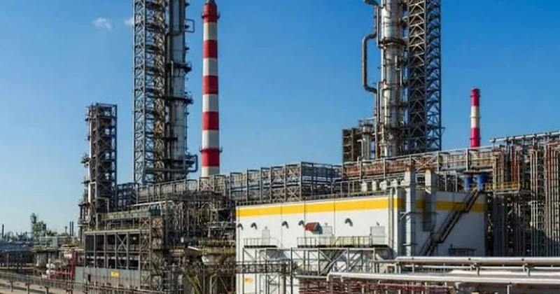 На российском НПЗ проблемы после атак беспилотников