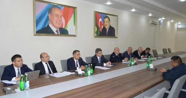 Ekologiya və təbii sərvətlər naziri Yevlaxda vətəndaşları qəbul edib