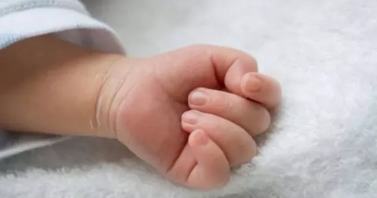 Ata 1 yaşlı oğlunu ağladığına görə boğub öldürdü