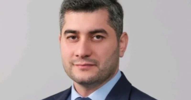 İsi Mustafayev onun vəzifəsini artırdı