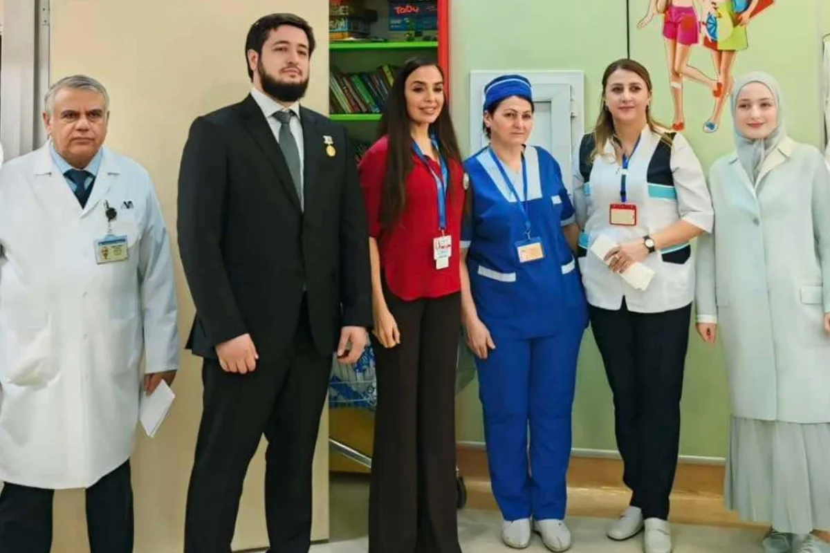 Leyla Əliyeva Uşaq Onkologiya Klinikasını ziyarət etdi Foto