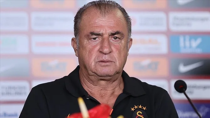 Fatih Terim Bakıda fanatların əhatəsinə düşüb Xəbər saytı Son xəbərlər və Hadisələr