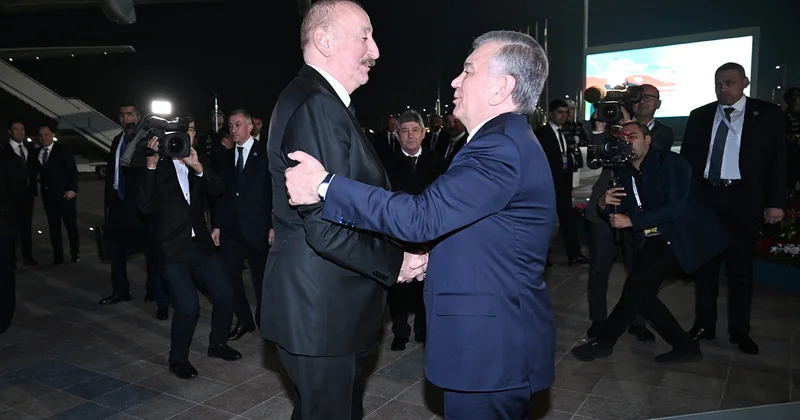 Prezidentin səfəri başa çatdı Fotolar