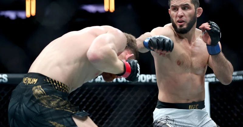 Махачев победил Маддалену и завоевал титул чемпиона UFC в полусреднем весе