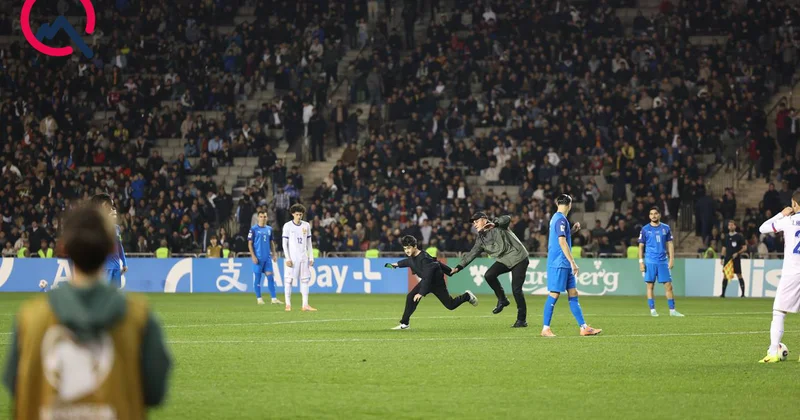 Nərimanla bərabər azarkeş də meydana girdi Fotolar