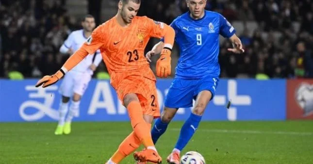 Fransadan cavab qolu Yenilənir