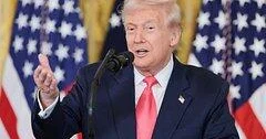 Трамп потребовал уволить критикующего его ведущего