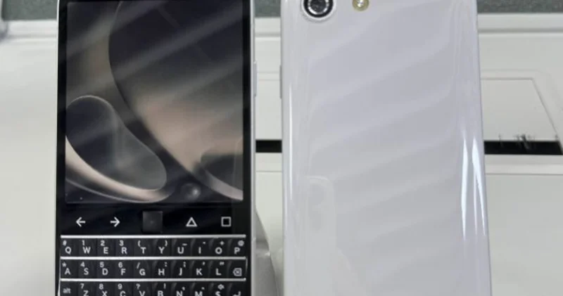 Раскрыт дизайн Android смартфона в стиле BlackBerry