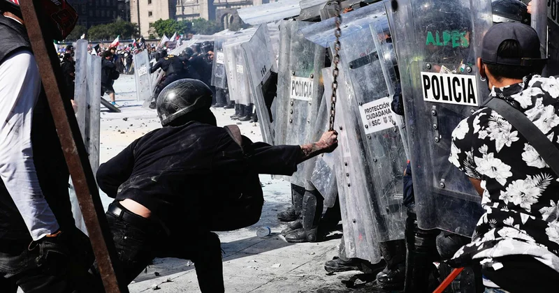 Meksikada “Z nəsli” etirazı 100 dən çox polis yaralandı+Video