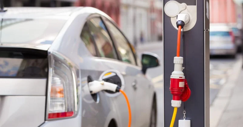 Elektrikli avtomobilin akkumulyatorunu sıradan çıxaran 5 ümumi səhv