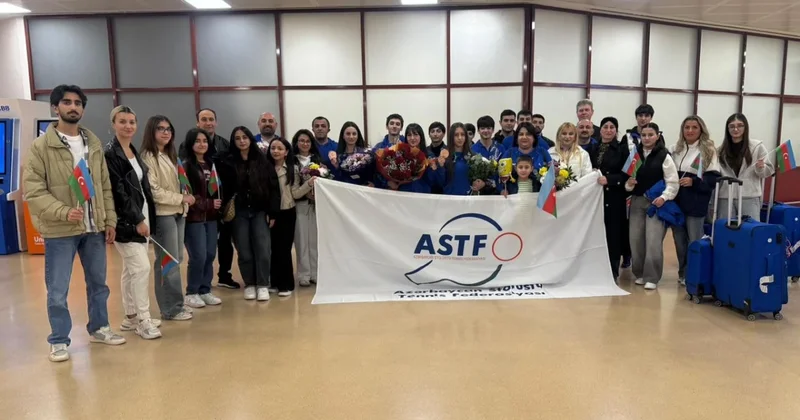 İslamiadanın mükafatçıları Vətənə qayıdıblar