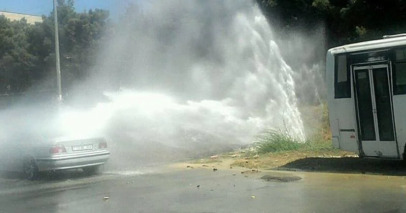 Nizami rayonunda su borusunda partladı VİDEO