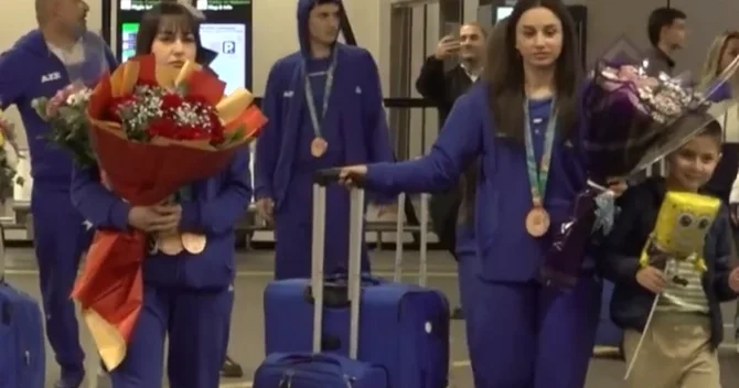 İslamiadadan qayıdan stolüstü tennisçilərimiz təntənə ilə qarşılandı