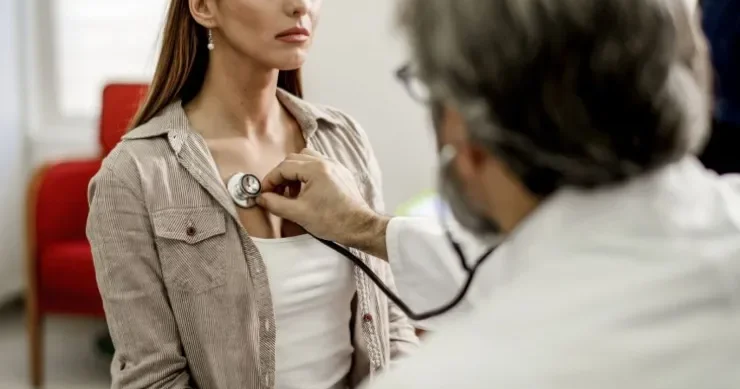 Spirtli içkinin ürək sağlamlığına necə təsir etdiyi AÇIQLANDI