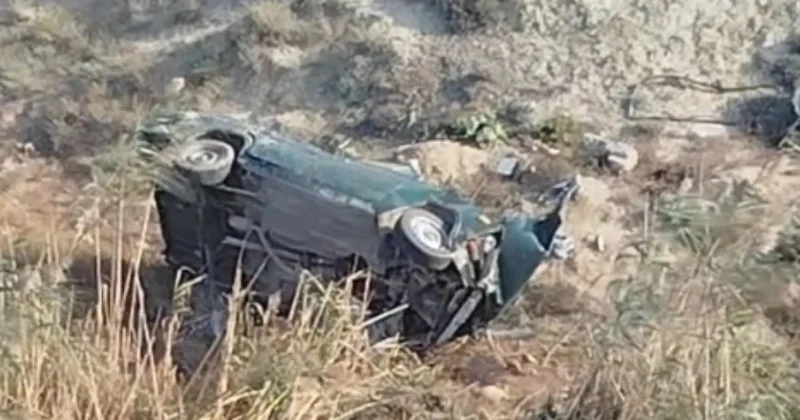 Sumqayıtda avtomobil dərəyə aşdı VİDEO