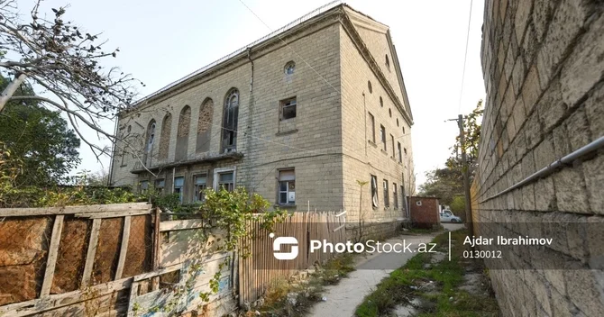 Sumqayıtın İnşaatçılar qəsəbəsində yerləşən baxımsız mədəniyyət evi