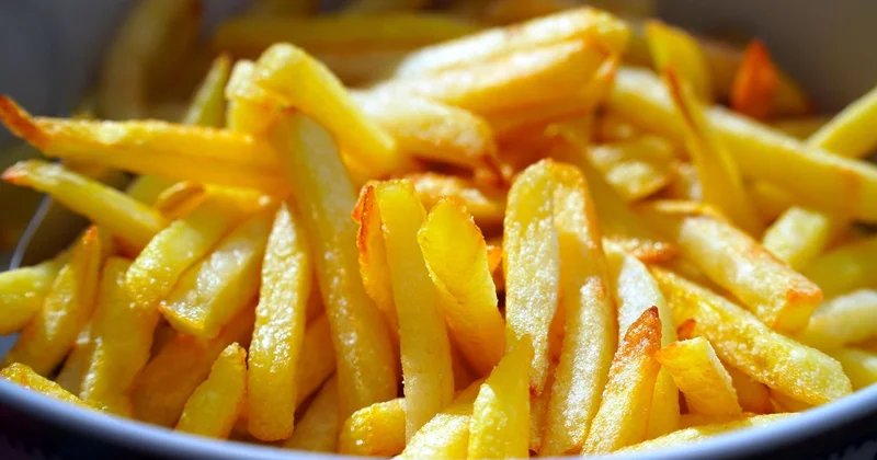 Hansı qidaların yoğun bağırsaq xərçənginə səbəb olduğu məlum olub...