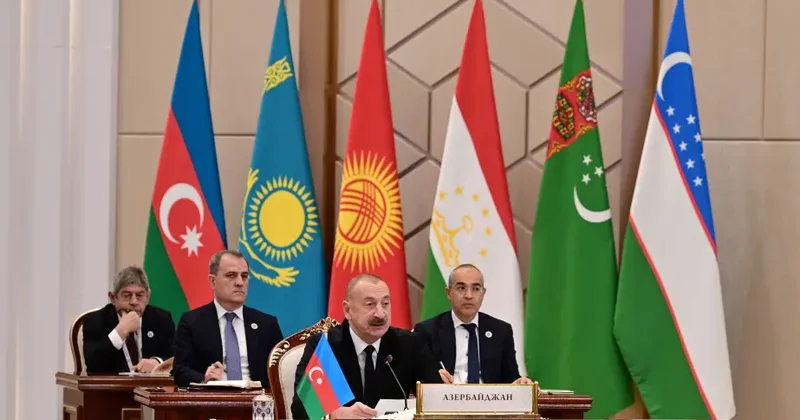 Biz müxtəlif beynəlxalq təşkilatlar çərçivəsində uğurla əməkdaşlıq edir