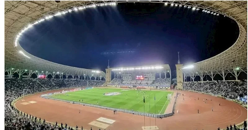 Azərbaycan Fransa oyunu bu uşağa görə dayandı: Stadionda nə baş verib? FOTOLAR