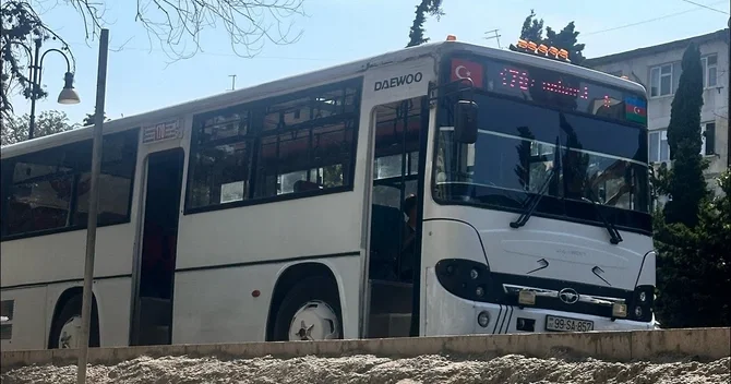 Bakıda 170 nömrəli avtobusla bağlı narazılıq: Sərnişinlər gecikmədən şikayət edirlər