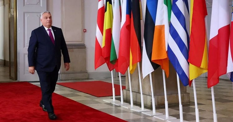 Orban: “Ukraynadakı silahlı münaqişə yaxın gələcəkdə bitəcək”