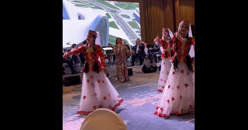 Гаджиев поделился кадрами, на которых исполняется песня Карабах в Ташкенте Minval Politika