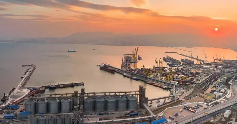 Крупнейший порт России возобновил загрузку нефти после украинской атаки