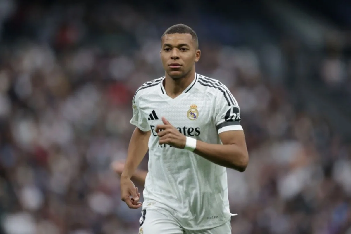 Kilian Mbappe zədələndikdən sonra meydanda məşqlərə qayıdıb