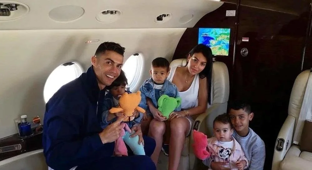 Ronaldo 73 milyon dollara yeni şəxsi təyyarə alıb