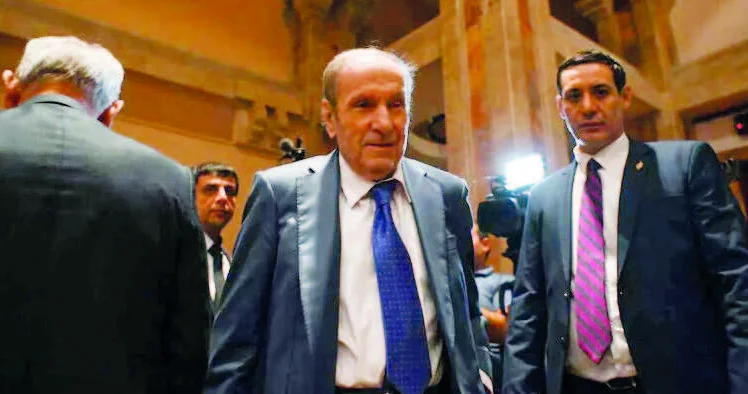 İrəvanda “uğursuz qocalar” döyüşə hazırlaşır