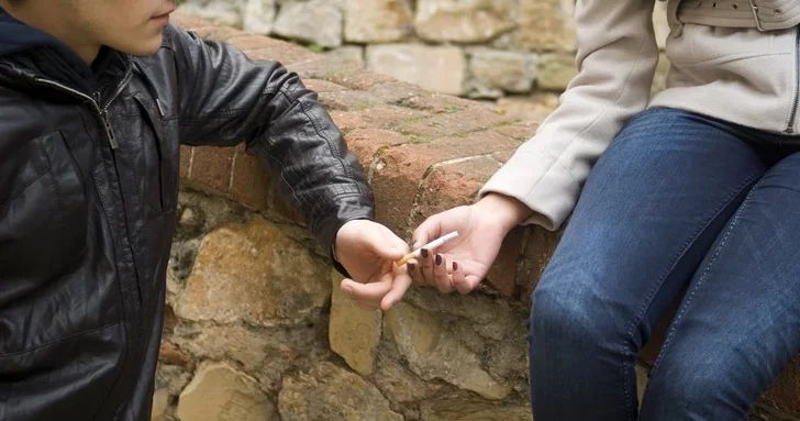 Азербайджанские школы в кольце табачного дыма: депутат о слабом контроле за исполнением закона